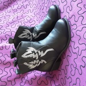 Black embroidery slip-on chunky heel ankle height western boots size 40